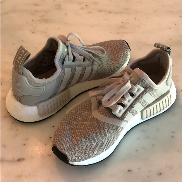 Le adidas nmd r1 numero 55 poshmark Le adidas nmd r1 numero 55 poshmark